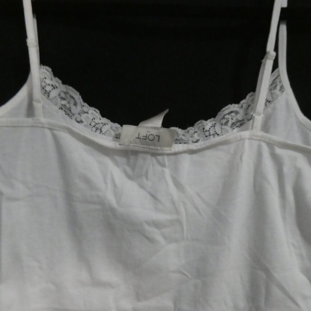 ANN TAYLOR LOFT White Lace Trim Cami Tank Top - Size Medium - Picture 12 of 16